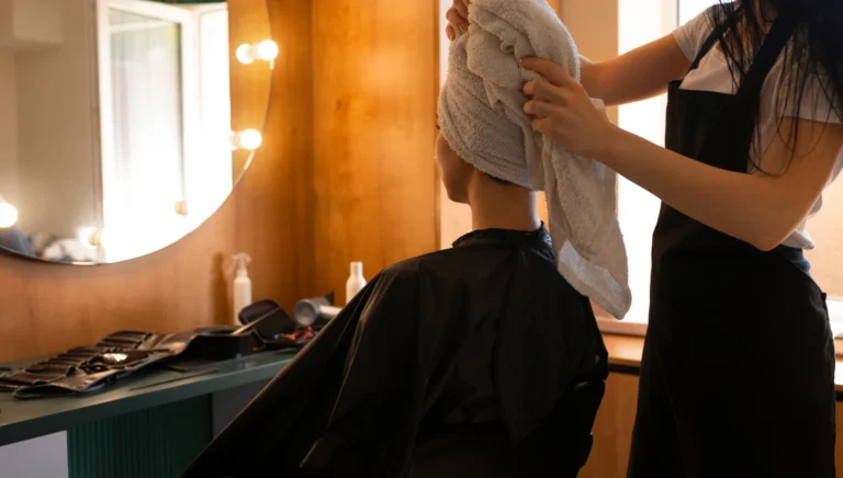 Comment obtenir de magnifiques reflets balayage pour vos cheveux bruns…